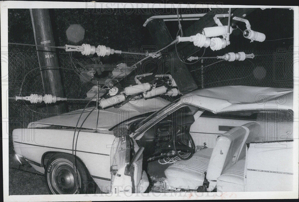 1971 Press Photo Power lines trapped largo woman in car, tornado aftermath - Historic Images