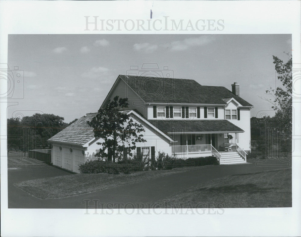 1988 Press Photo Marlis Construction Bull Valley Golf Club Farm House Design - Historic Images