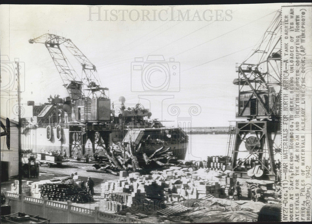 1942 Press Photo Tank Carrier Docked Safi French Morocco War Materials Unloaded - Historic Images