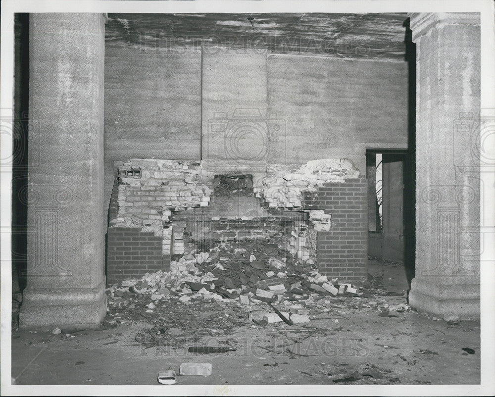 1953 Press Photo fireplace abandoned house Palos Park Illinois - Historic Images