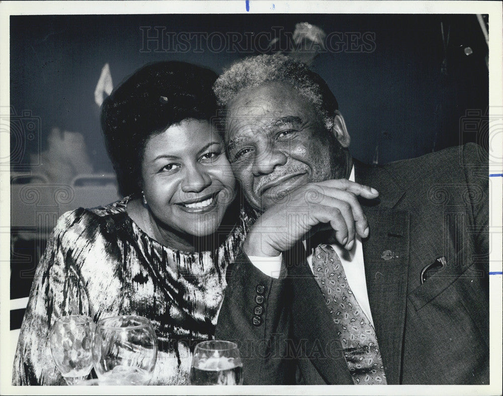 1984 Press Photo Chicago Mayor Harold Washington Fiancee Mary Smith Westin Hotel - Historic Images