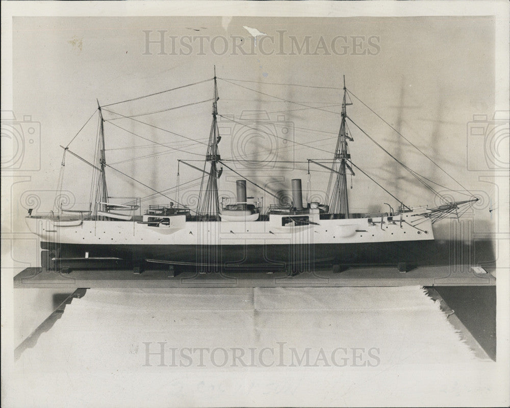 1944 Press Photo Model First Chicago Cruiser White Squadron - Historic Images