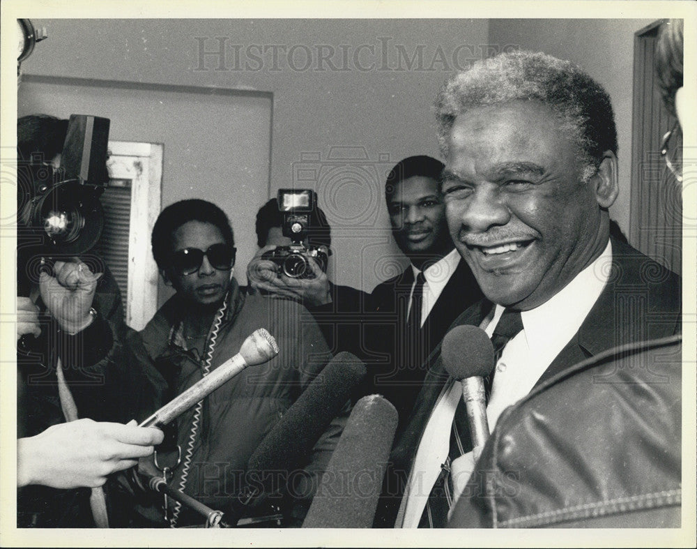 1984 Press Photo Mayor Washington polling place 5th Ward - Historic Images