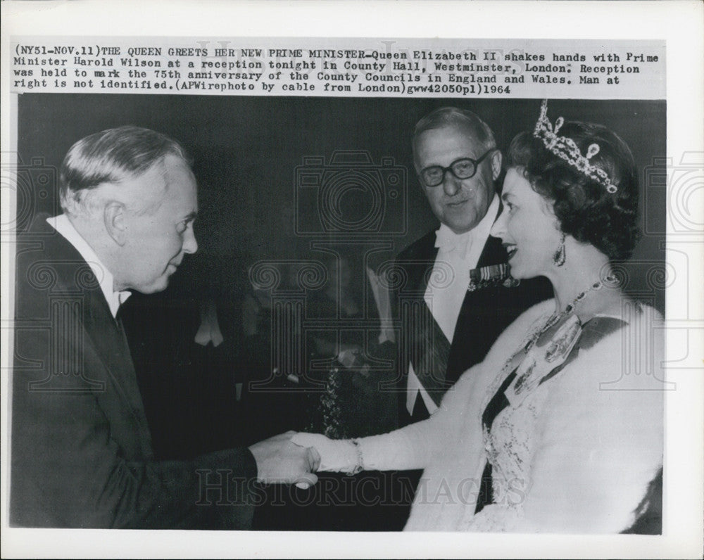 1964 Press Photo Queen Elizabeth II Prime Minister Harold Wilson London - Historic Images