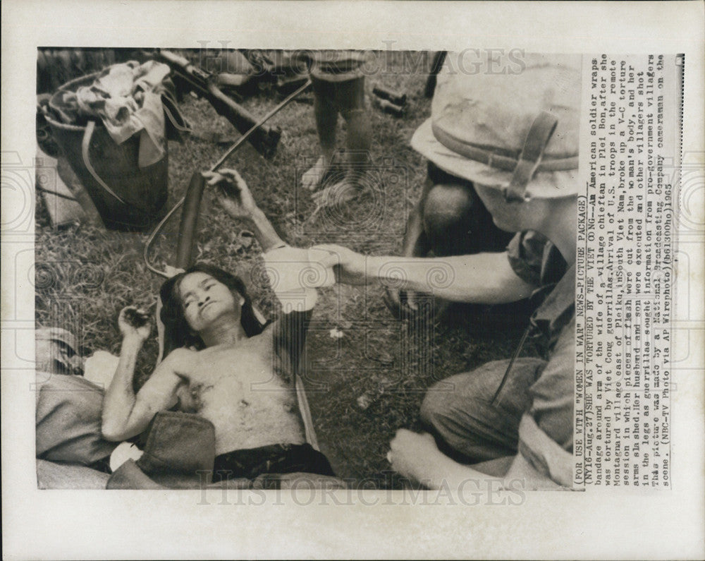 1965 Press Photo women in war - Historic Images