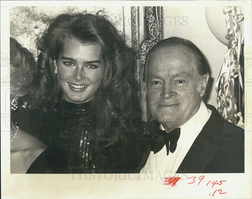 1982 Press Photo Bob Hope And Brooke shields Carousel - Historic Images