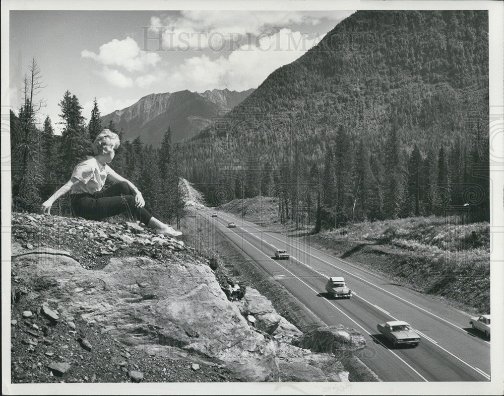 1969 Press Photo Mount Revelstoke Nat&#39;l Park Canada With Trans-Canada Highway - Historic Images