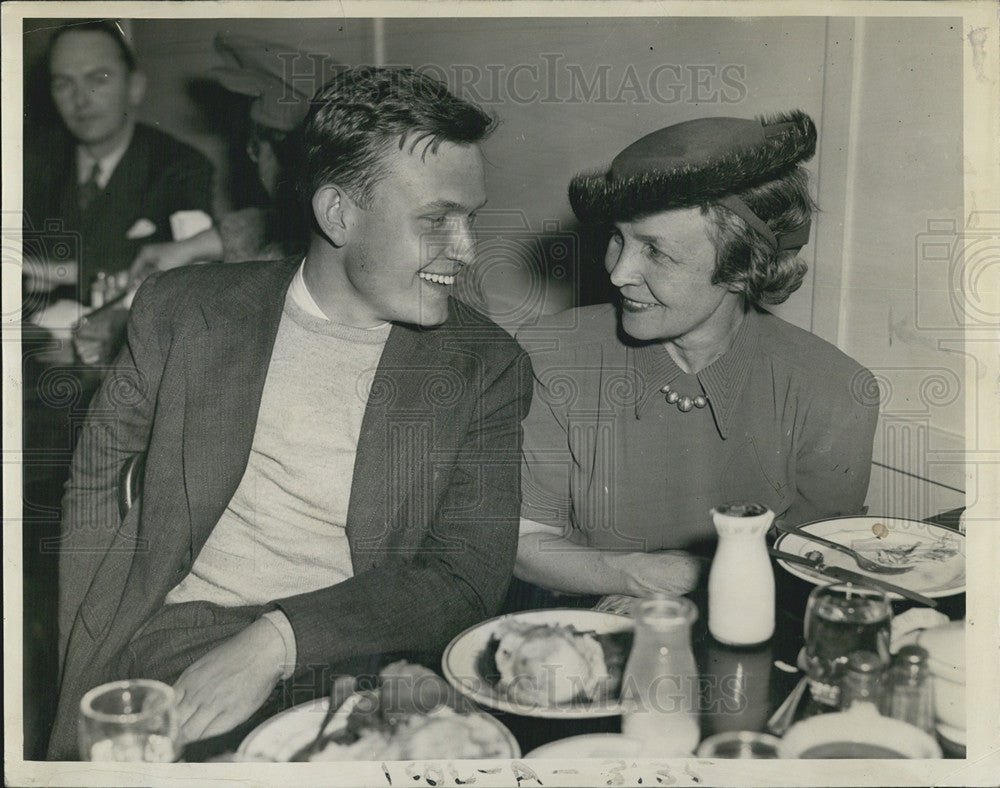 1940 Press Photo Edith Willkie With Son Philip Herman Chicago Campaign - Historic Images