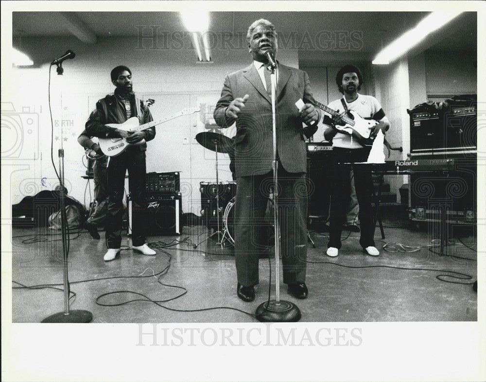 1987 Press Photo Mayor Harold Washington At Supporters Rally Clarendon Park - Historic Images