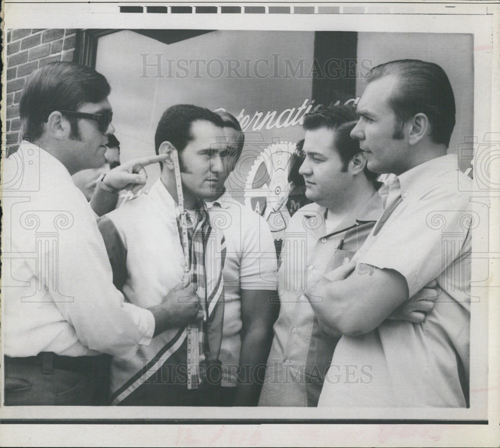 1968 Press Photo Cargo Handlers Keep Jobs And Lose Sideburns - Historic Images