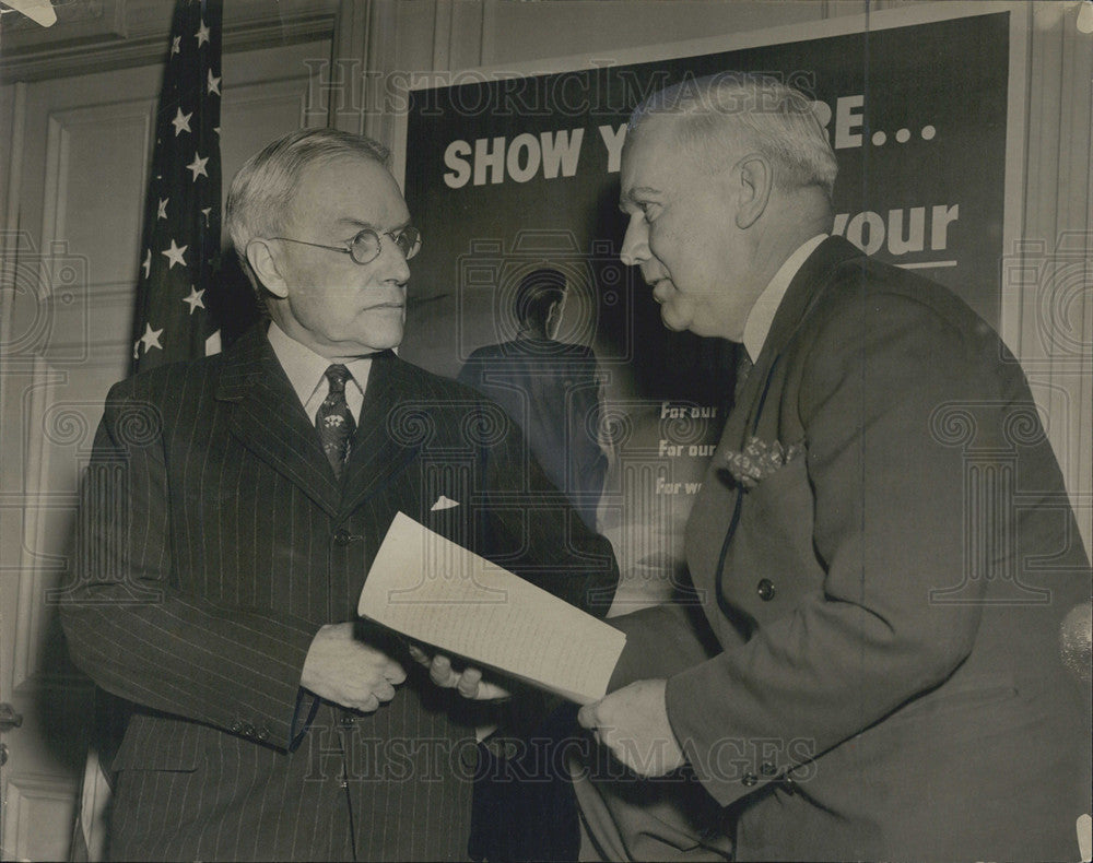 1943 Press Photo John Rockefeller Jr, Aubrey Mellinger, Community War Fund - Historic Images