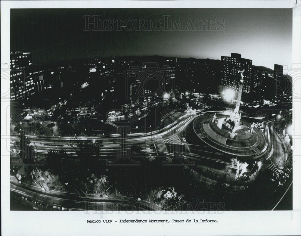 1990 Press Photo Night Slow-Time Aerial Of Mexico City-Independent Monument - Historic Images