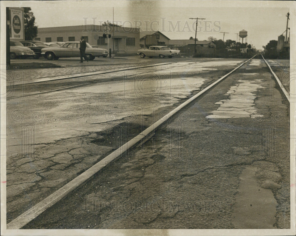 1962 Press Photo Deep Pot Hole At Rail Crossing - Historic Images