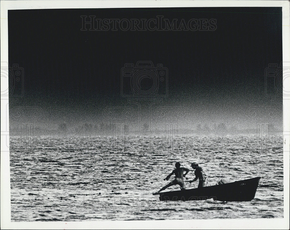 1980 Press Photo Brooding Storm Ready to Hit Tampa Bay Boaters - Historic Images