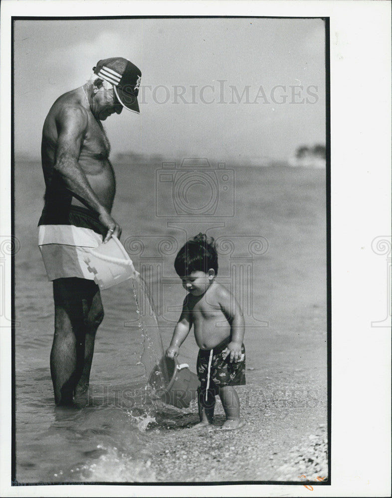 1991 Press Photo Joshua Pallacolo Grandfather Miquel Diaz Courtney Campbell - Historic Images