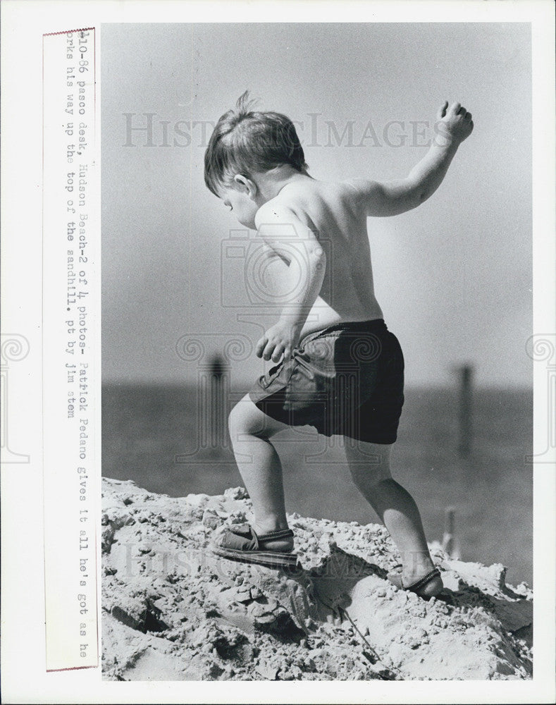 1988 Press Photo Patrick Pedano Hudson Beach - Historic Images