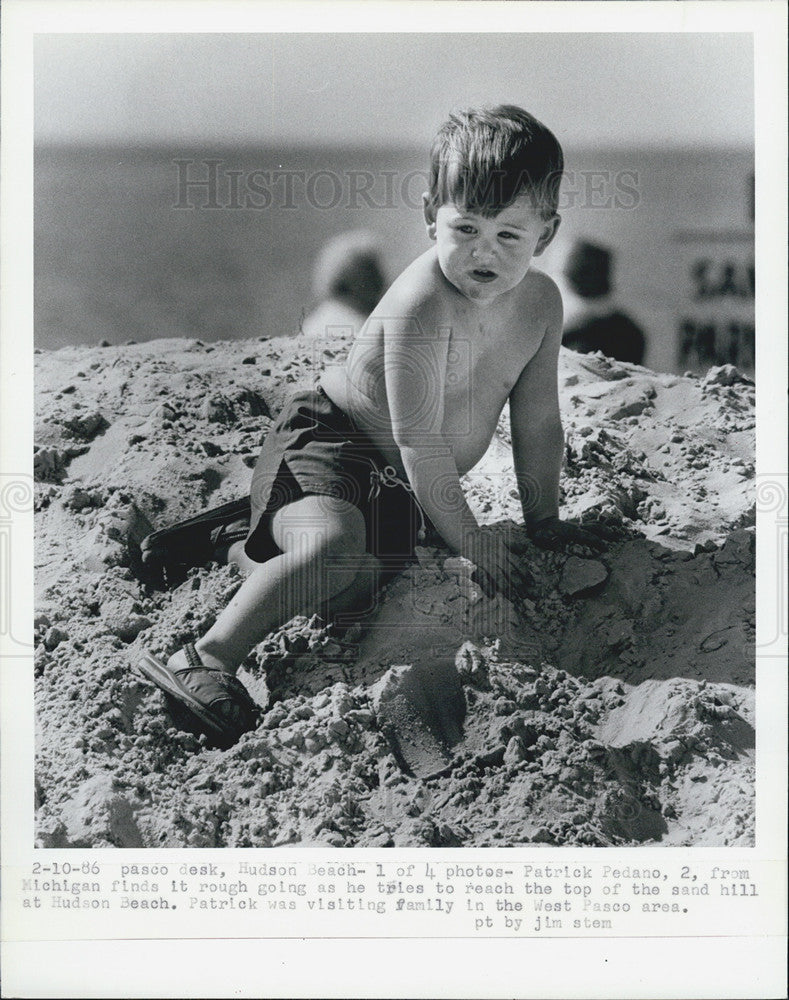 1988 Press Photo Patrick Pedano Hudson Beach - Historic Images