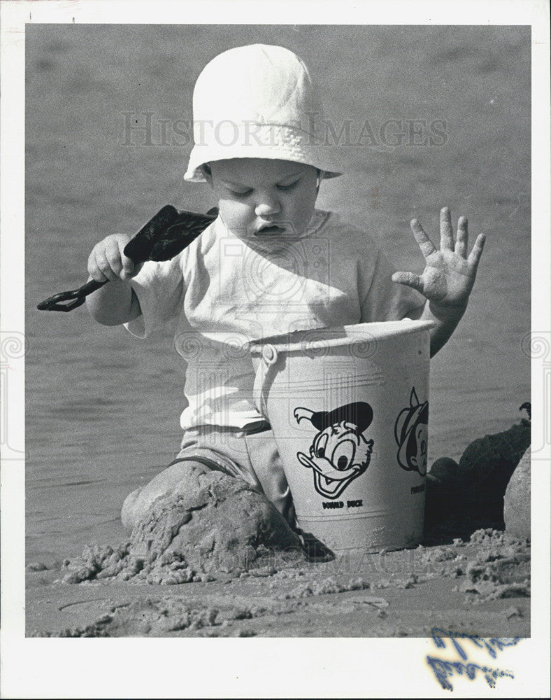 1992 Press Photo Nicholas Changnon Anciote River Park Florida - Historic Images