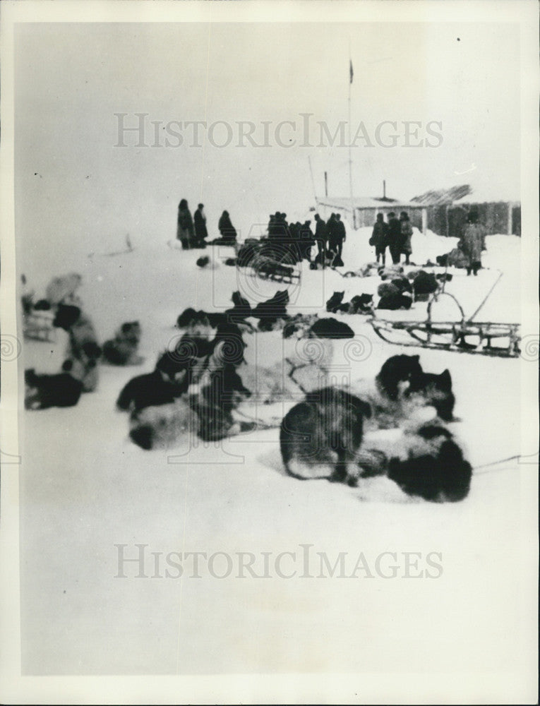 1934 Press Photo Russian Refugees Rescued at Cape Van Karen Siberian Coast - Historic Images