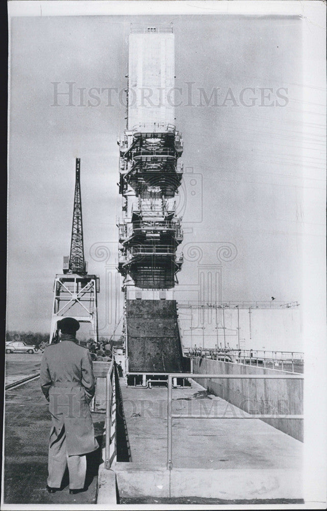 Press Photo immensity rocket testing tower Redstone Army Arsenal crane missiles - Historic Images