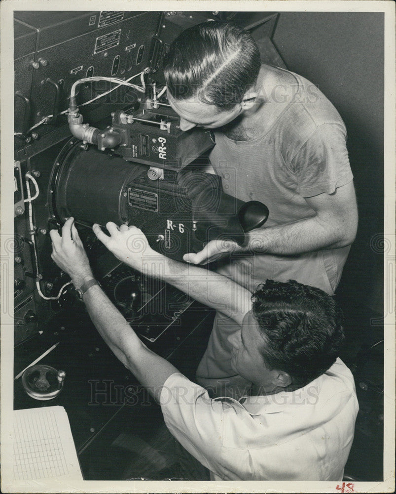 Press Photo Engineers Adjust Radarscope to Track Storm Movement - Historic Images