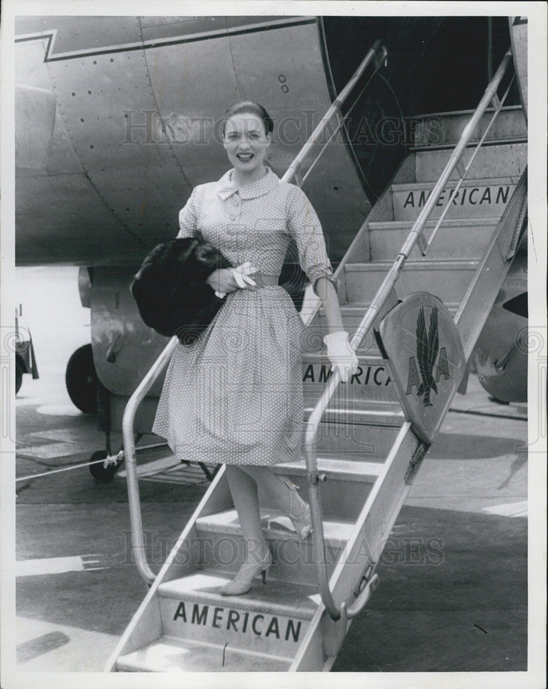 1960 Press Photo Julie Wilson American Air Lines musical - Historic Images