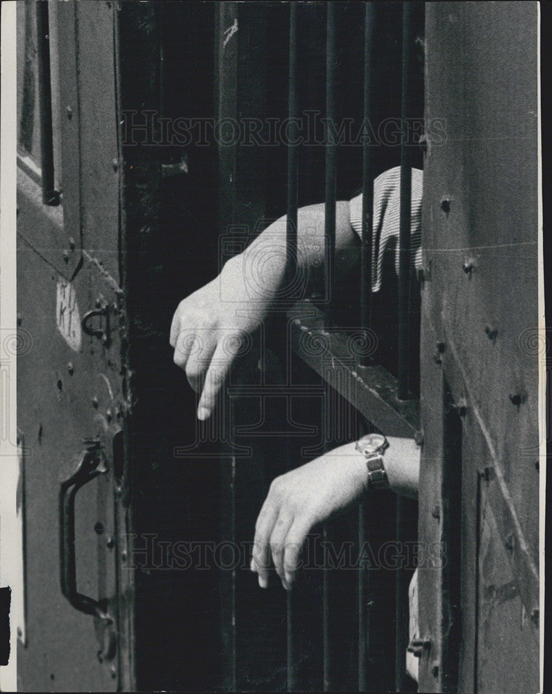 1976 Press Photo prisoner waits rehabilitation myth - Historic Images