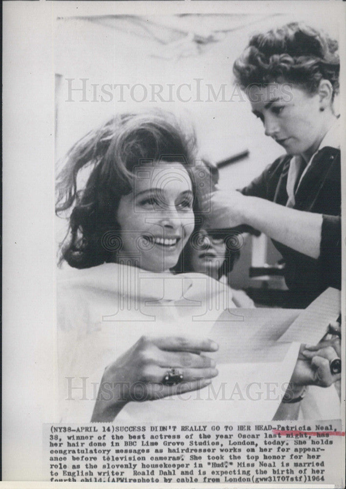 1964 Press Photo Patricia Neal Won the Oscar for Best Actress - Historic Images