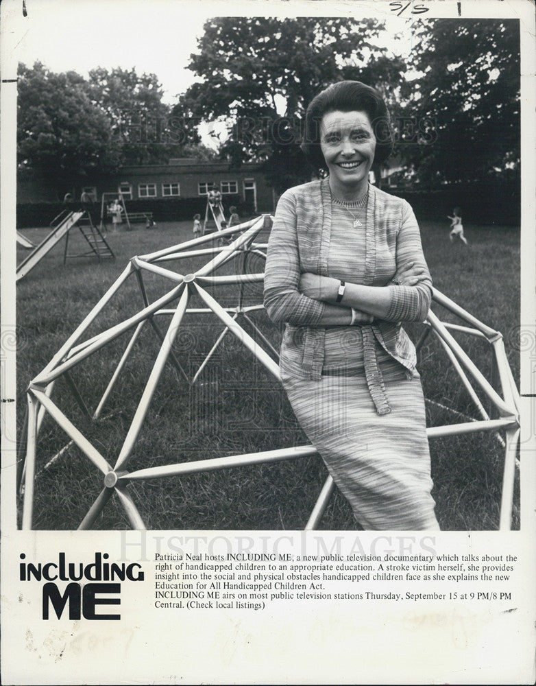 1977 Press Photo Actress Patricia Neal in &quot;Including Me&quot; about Disabilities - Historic Images