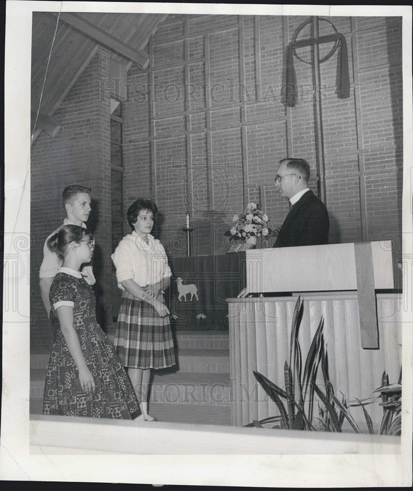 1961 Press Photo Rev Victor Brandt with Students - Historic Images