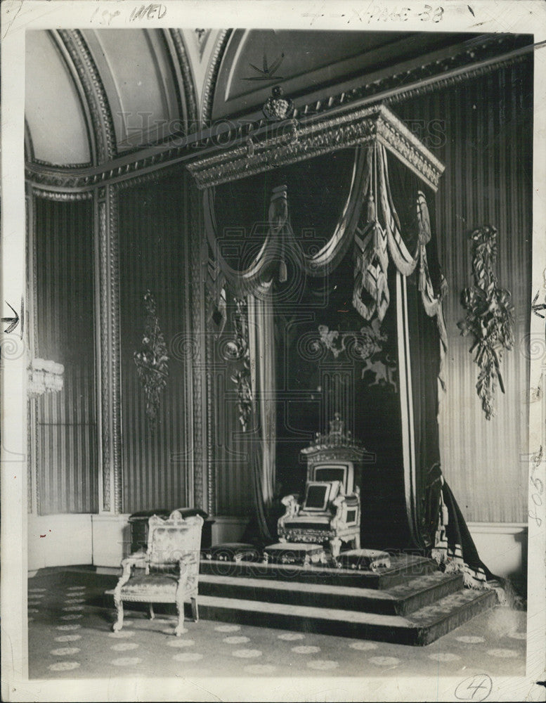 1937 Press Photo Thrones and Coronation chair English Sovereigns Westminster - Historic Images