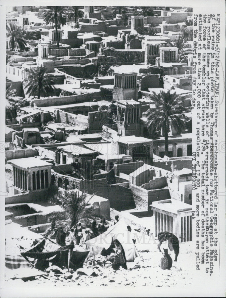 1960 Press Photo Survivors Of Earthquake In Iran In Photo For National Geo Mag - Historic Images