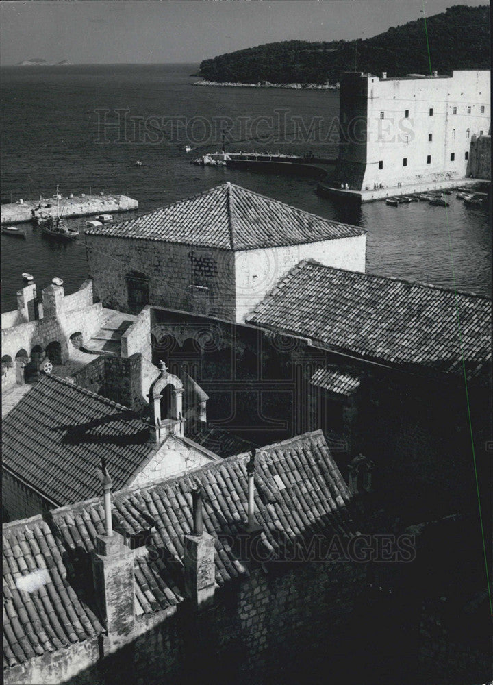 1983 Press Photo Dubrovnik, Yugoslavia, Harbor, Island of Lokrum - Historic Images