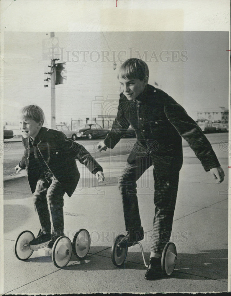 1967 Press Photo Trend Tracker, Brighton, England - Historic Images