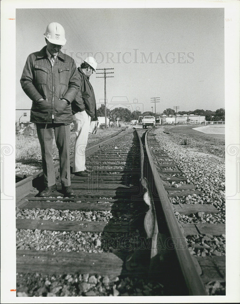 1981 Press Photo SCL Engineer Tom Herndon, Roadmaster David Blair, Drew Street - Historic Images