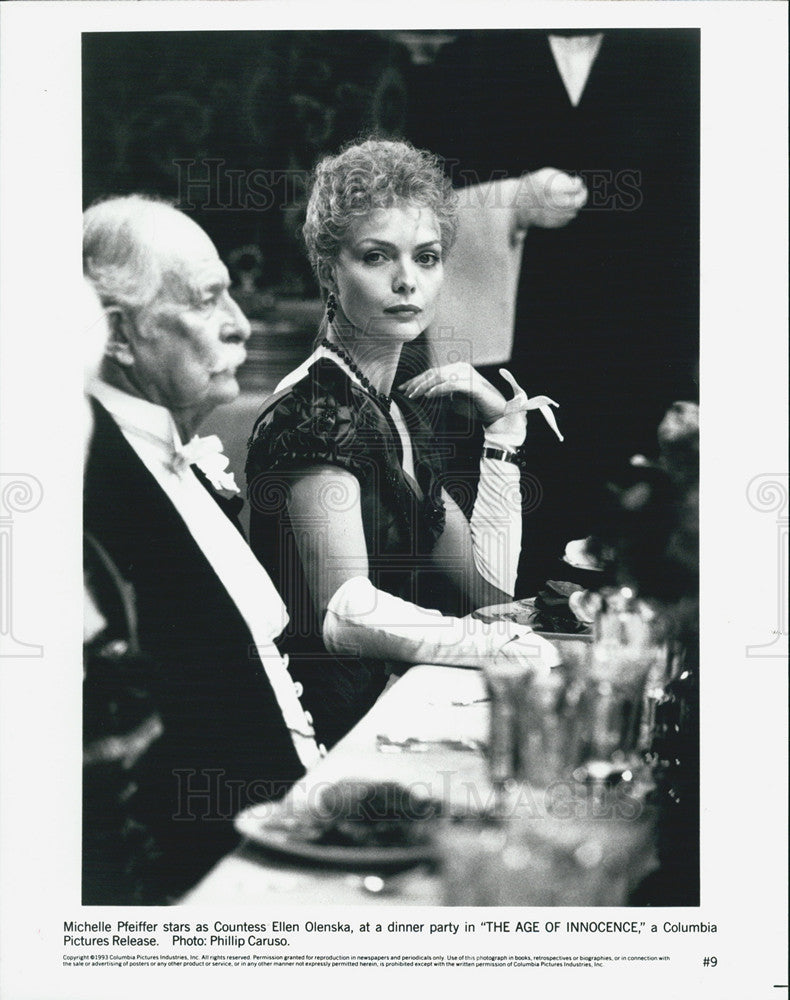 1993 Press Photo Actress Michelle Pifeiffer stars in &quot;The Age of Innocence.&quot; - Historic Images