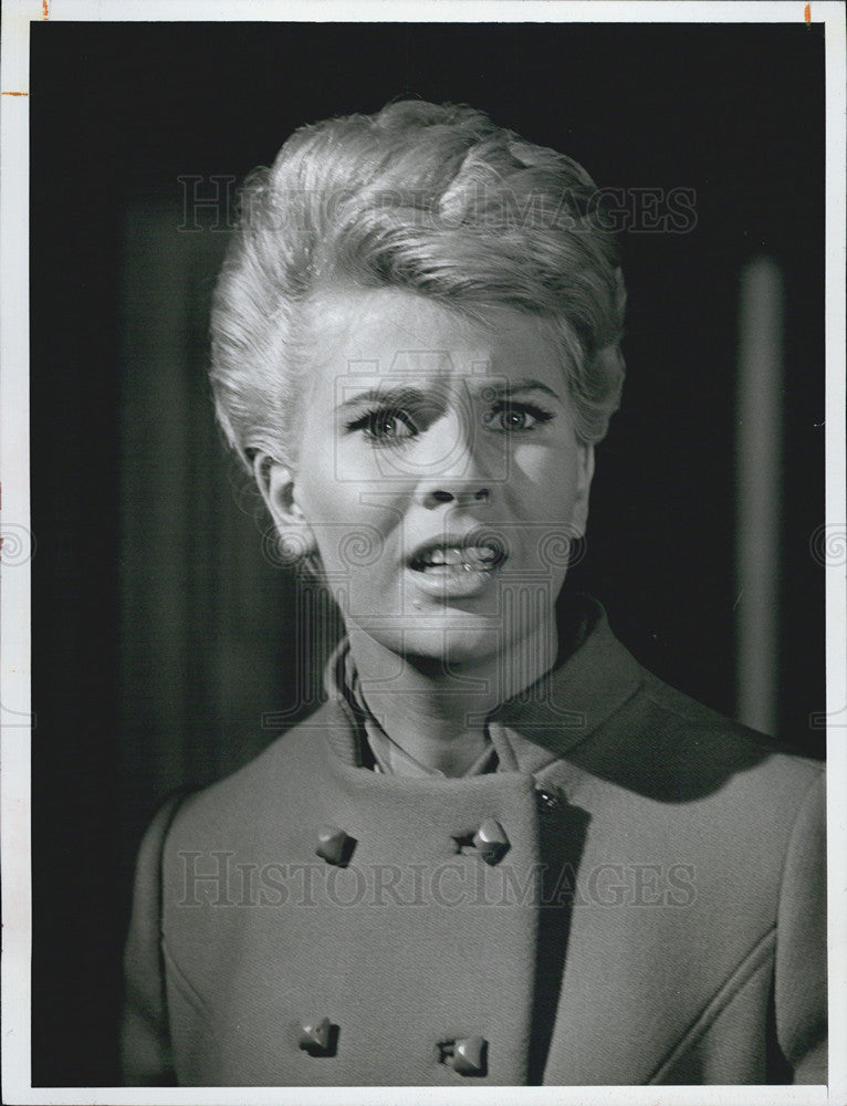1968 Press Photo Actress Barbara Anderson Guests Stars In NBC TV Show Ironside - Historic Images