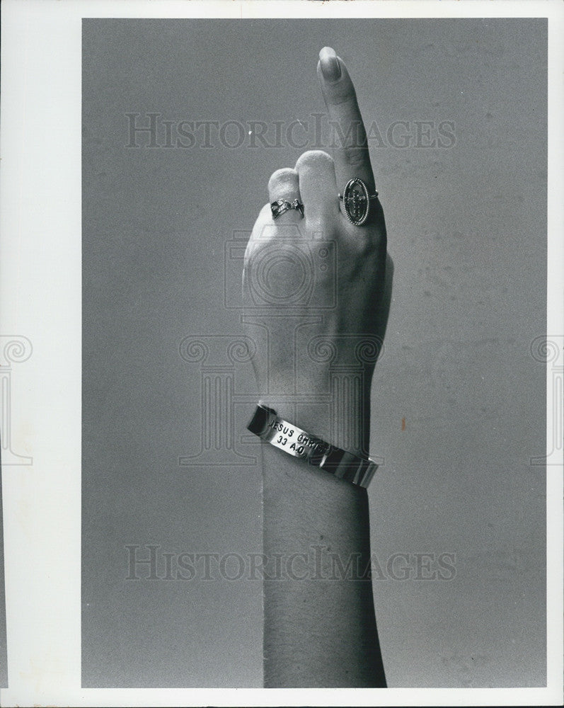 1974 Press Photo Woman&#39;s Hand Sports Christian Jewelry - Historic Images