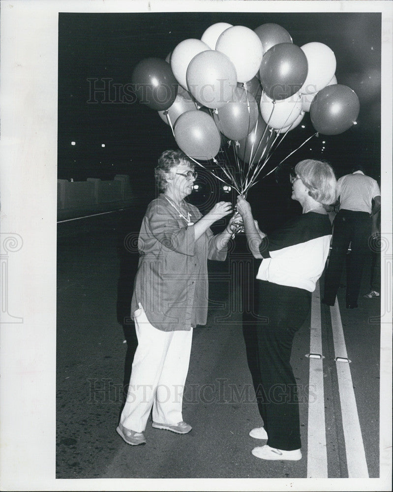 1982 Press Photo Paradise Island Yacht And Tennis Club Fund-Raiser Party-Treasre - Historic Images