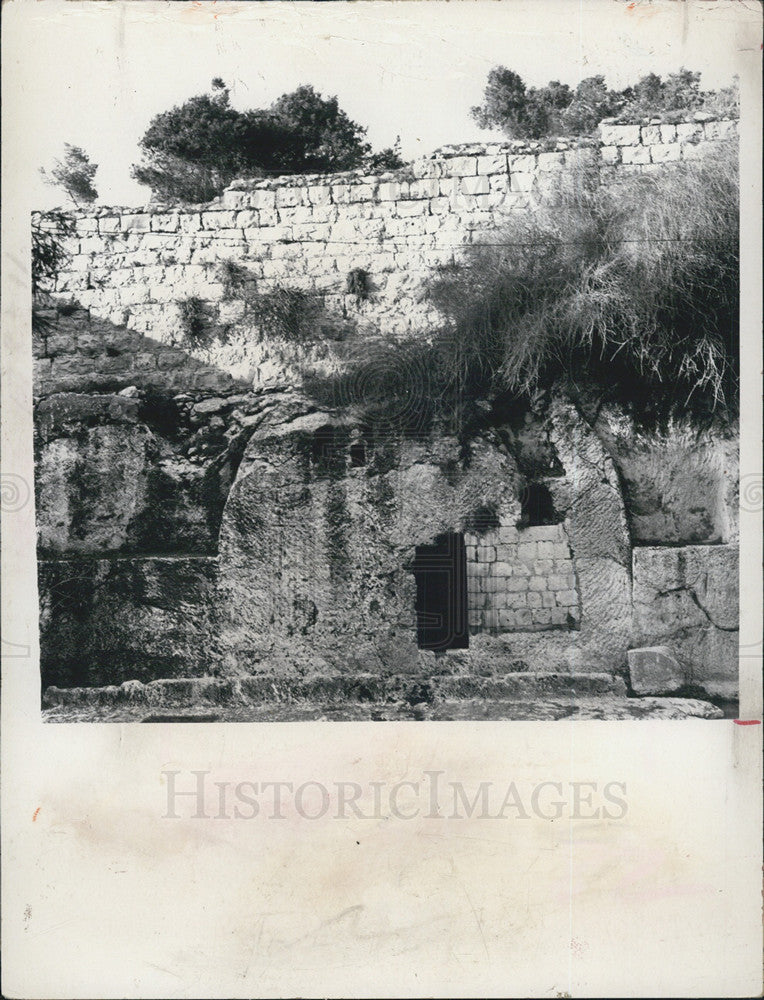 1974 Press Photo Garden Tomb - Historic Images