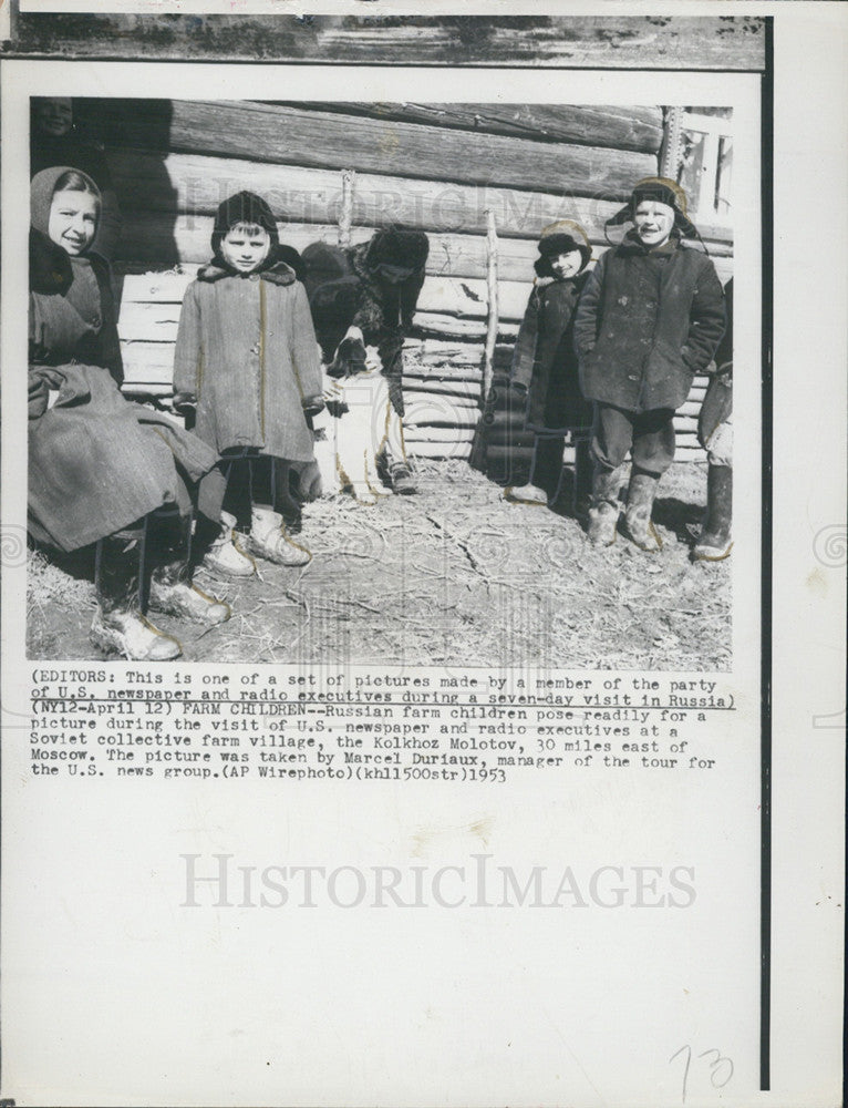 1953 Press Photo Russian farm Children - Historic Images