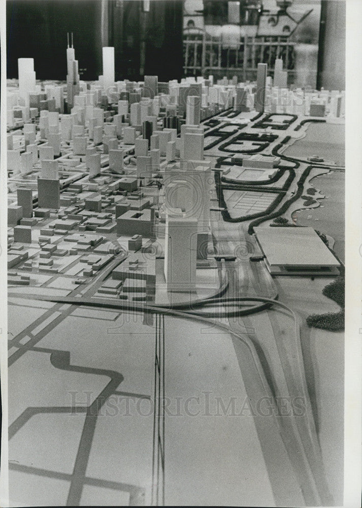 1975 Press Photo Chicago Model - Historic Images