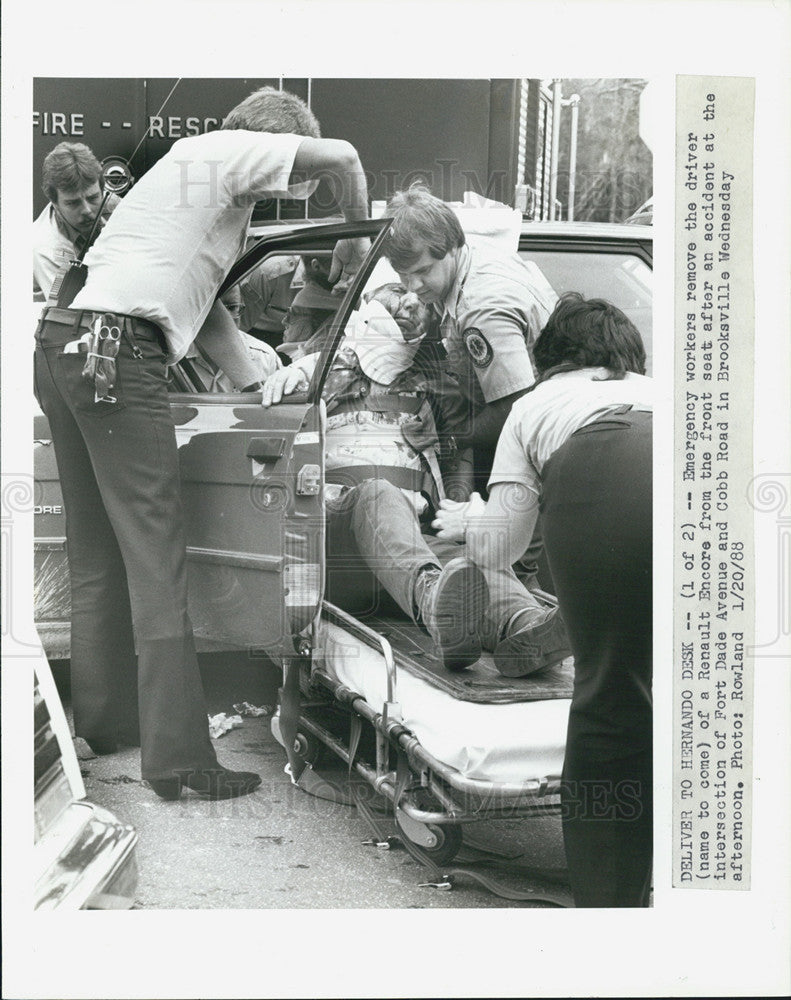 1988 Press Photo Delos F. McConnel Car-Van Accident Brooksville Florida - Historic Images