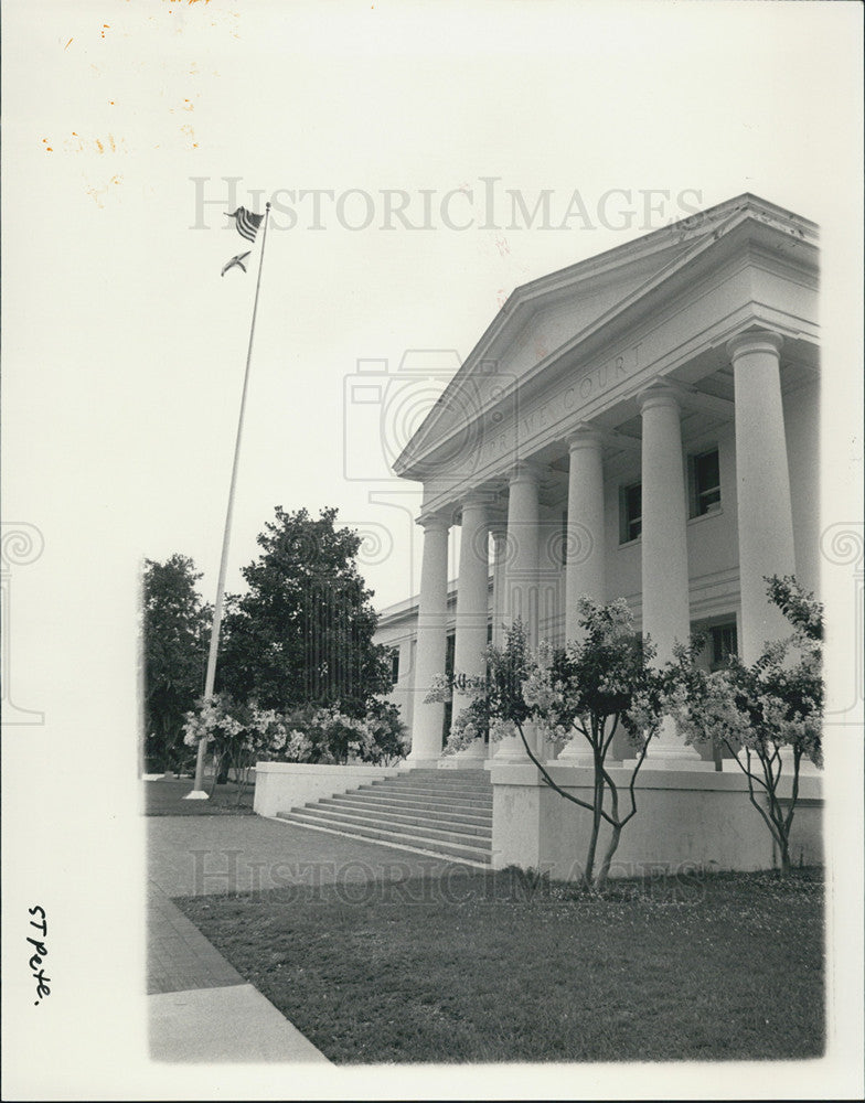 1984 Press Photo Florida Supreme Court Building Exterior Columns Flag - Historic Images