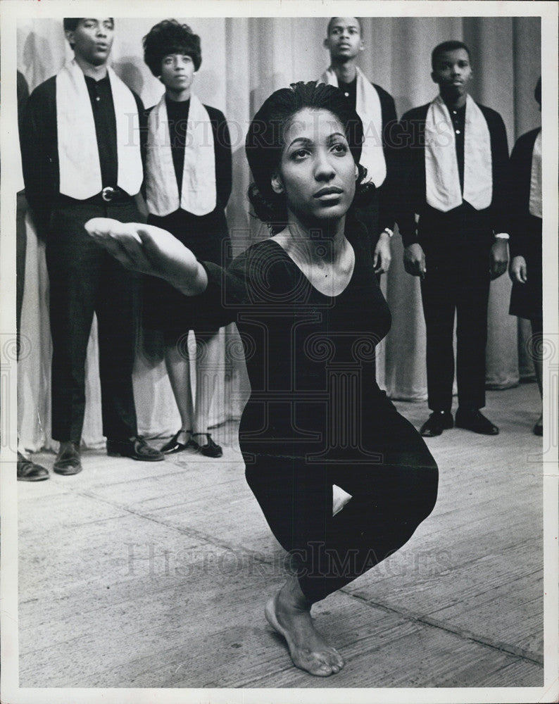 1966 Press Photo Dancer Anita James Performing Modern Dance Florida A&amp;M Univ - Historic Images