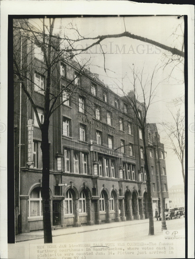 1935 Press Photo Famous Wartburg Courthouse Saarbruecken Votes Plaiscite Germany - Historic Images