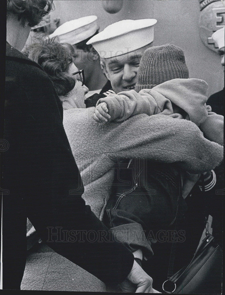 1967 Press Photo Destroyer Escort Arrival, Navy Arriving Greeted Warmingly - Historic Images