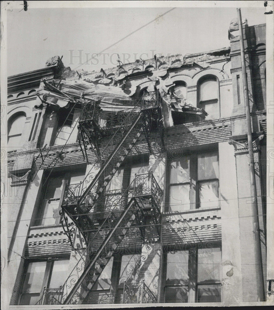 1949 Press Photo Crumbling Roof After Earthquake In Washington - Historic Images