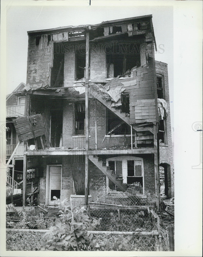 1983 Press Photo Wreckage Of Fatal Building Fire On South Kostner In Chicago - Historic Images