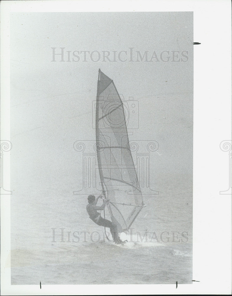 1988 Press Photo Belleair Causeway Man Windsurfing - Historic Images